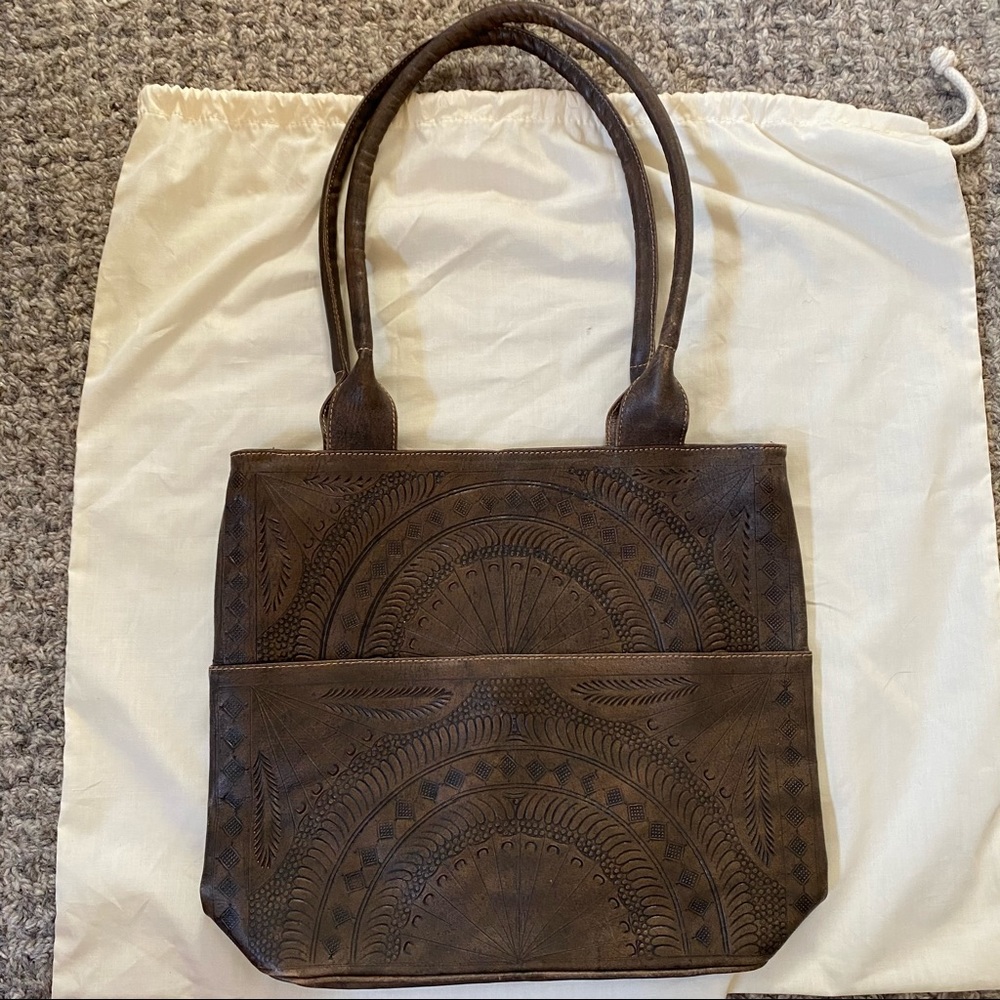 Leather tote